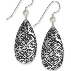 Jody Coyote Textured Teardrop and Austrian